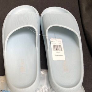 32 Degrees Sky Blue Women's Slippers